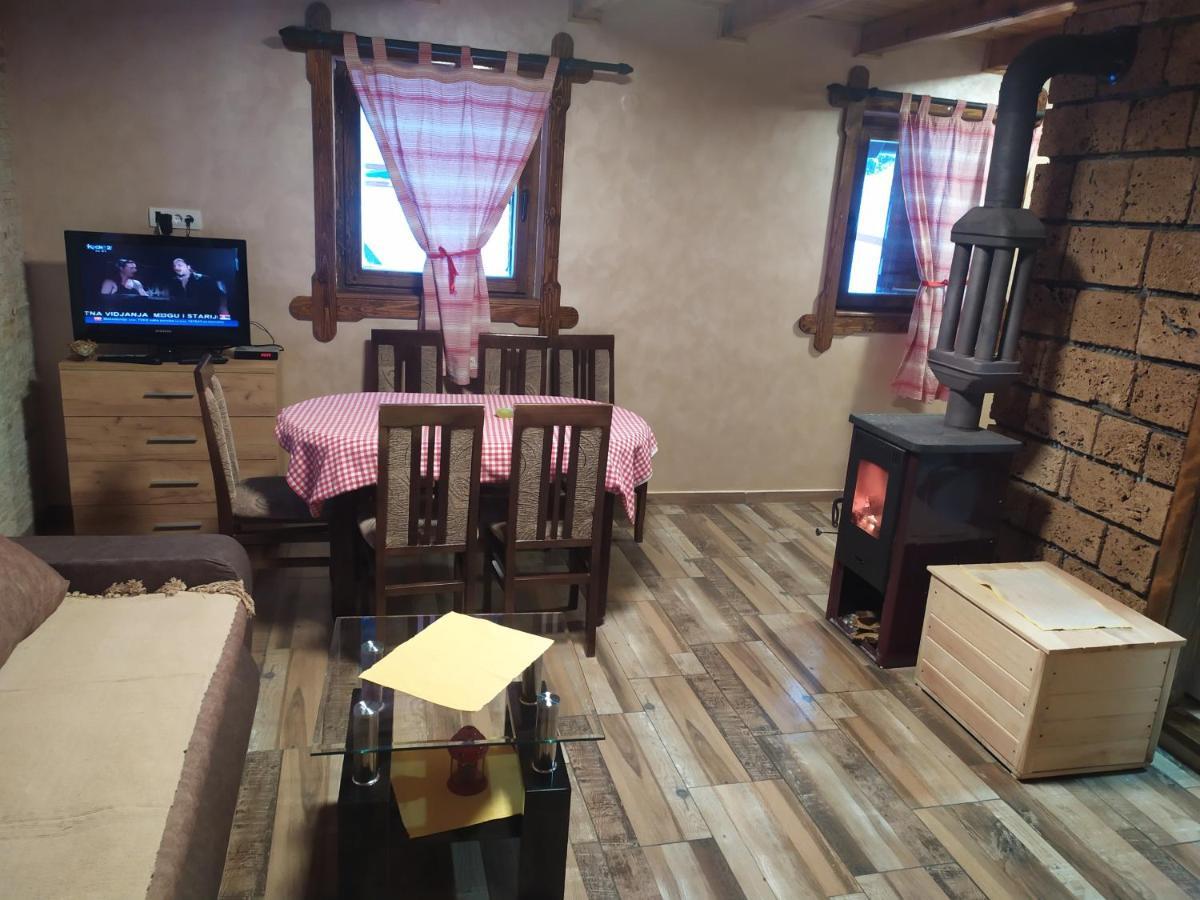 Vila Balerina Mitrovac Luaran gambar
