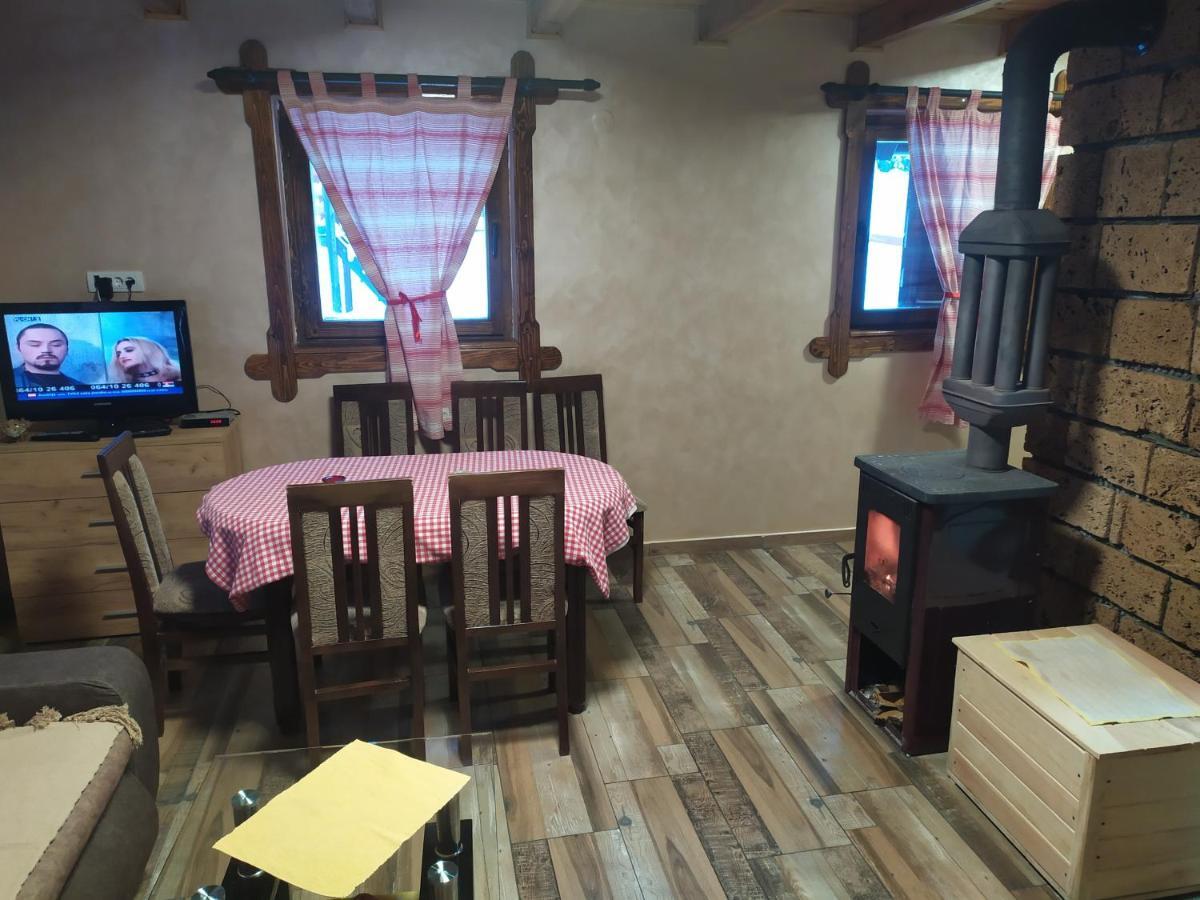 Vila Balerina Mitrovac Luaran gambar